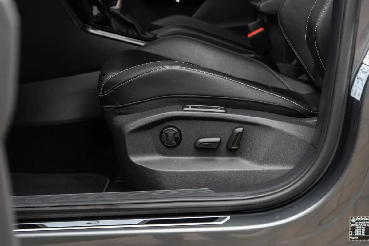 1.5 TSI R-Line Pano / Memory / Beats