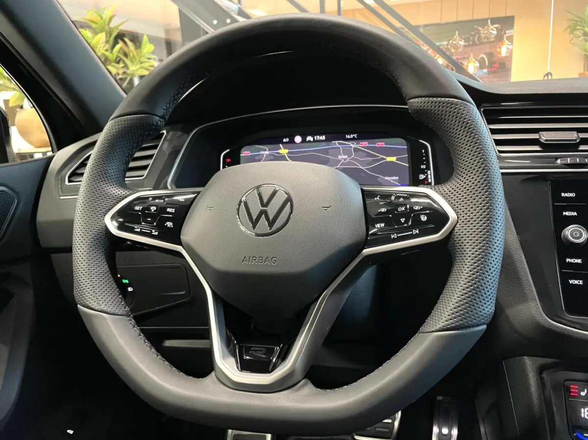 1.5 TSI R-Line Black Style/ Cam/ Pano/ IQ LED/ Standkachel