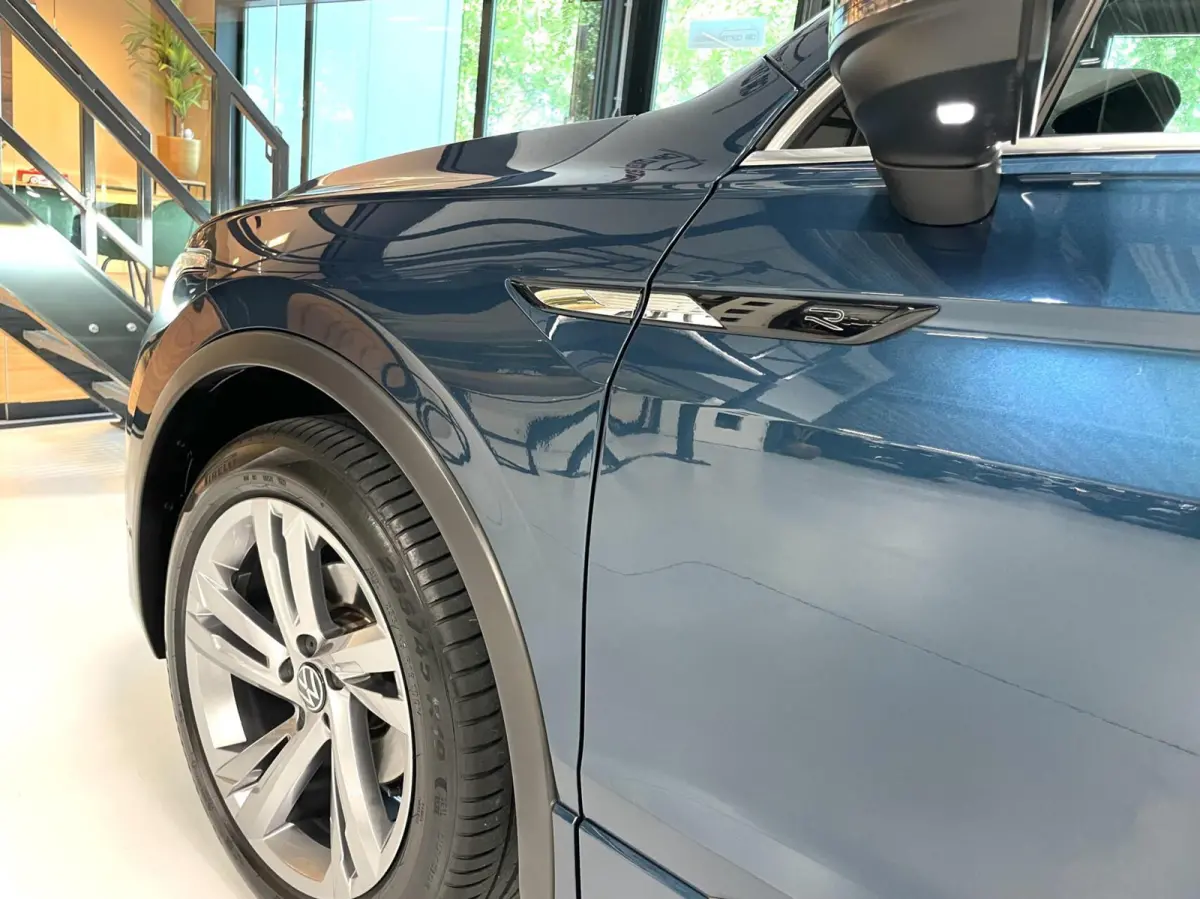 1.5 TSI R-Line/ Cam/ IQ LED/ CarPlay/ Trekhaak/ 19"LMV