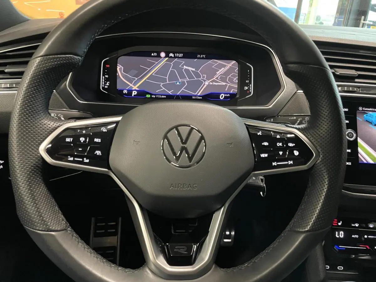 1.5 TSI R-Line/ Cam/ IQ LED/ CarPlay/ Trekhaak/ 19"LMV