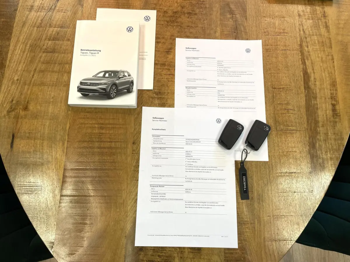1.5 TSI R-Line/ Cam/ IQ LED/ CarPlay/ Trekhaak/ 19"LMV
