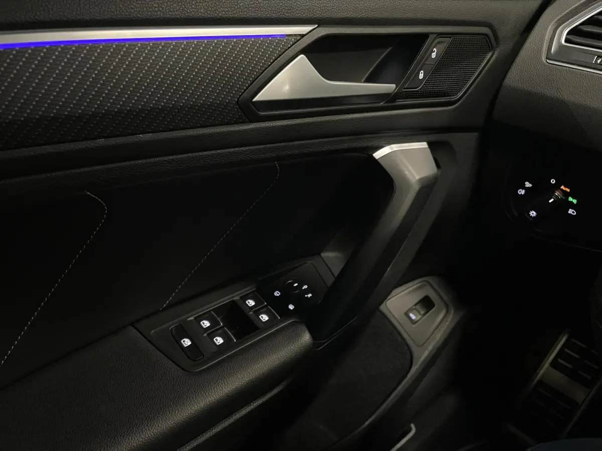 1.5 TSI R-Line/ Cam/ IQ LED/ CarPlay/ Trekhaak/ 19"LMV