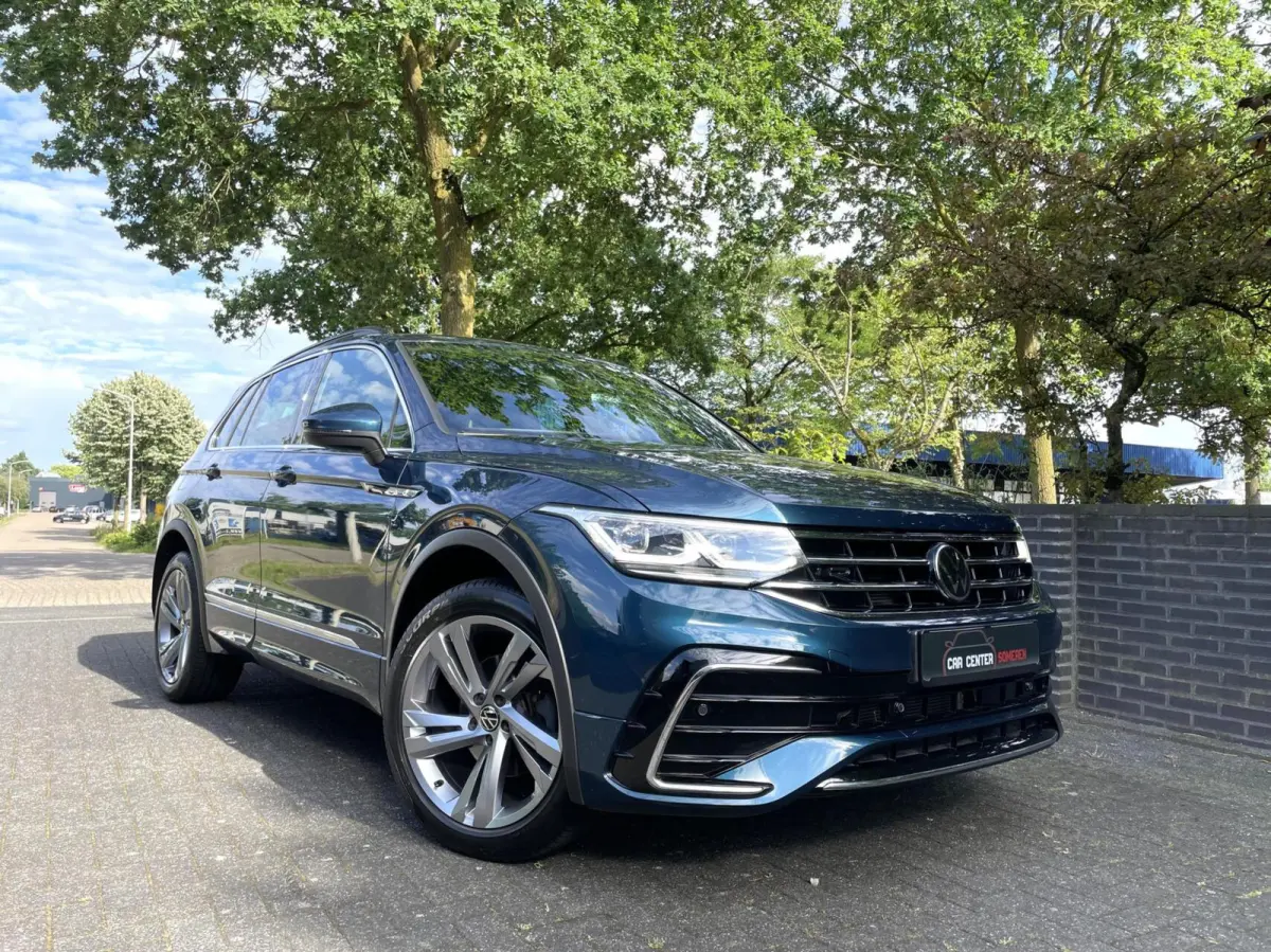 1.5 TSI R-Line/ Cam/ IQ LED/ CarPlay/ Trekhaak/ 19"LMV