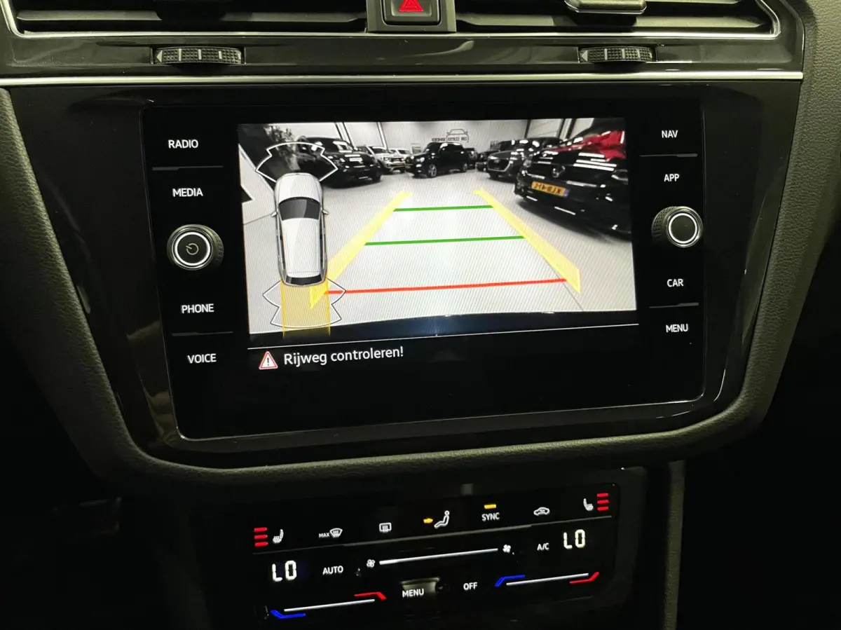 1.5 TSI R-Line/ Cam/ IQ LED/ CarPlay/ Trekhaak/ 19"LMV