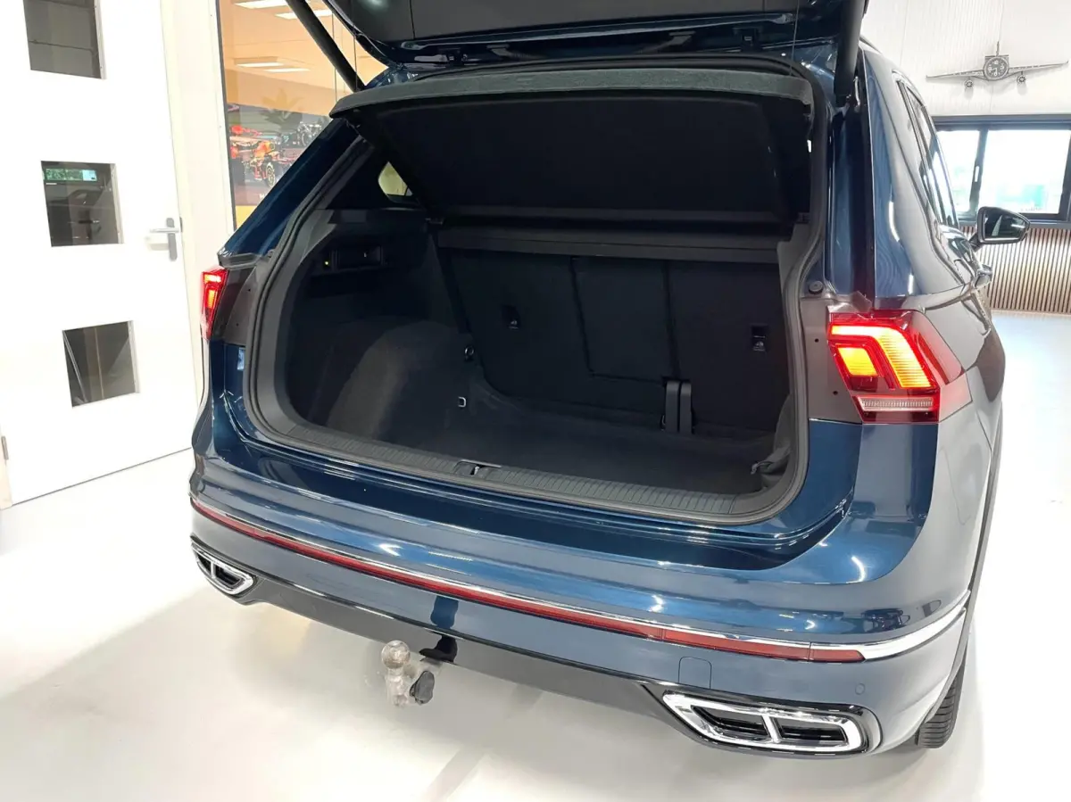 1.5 TSI R-Line/ Cam/ IQ LED/ CarPlay/ Trekhaak/ 19"LMV