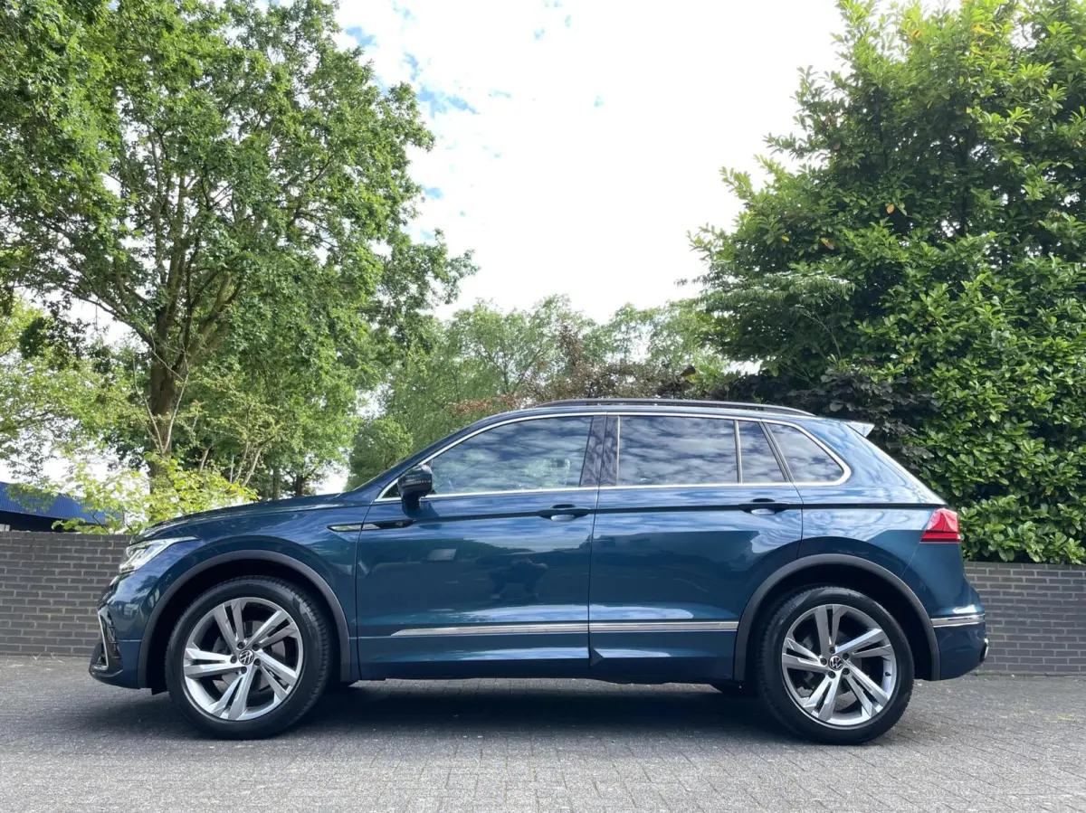 1.5 TSI R-Line/ Cam/ IQ LED/ CarPlay/ Trekhaak/ 19"LMV