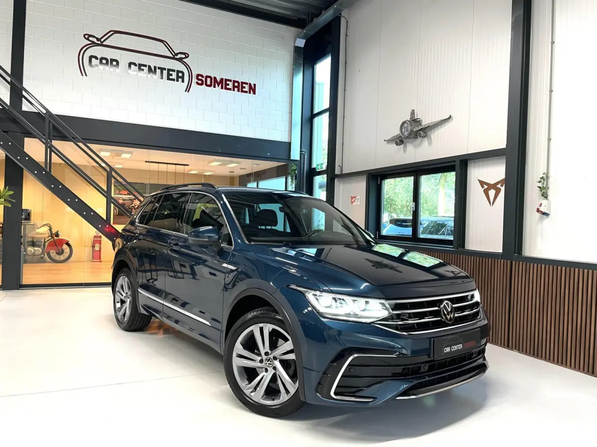 1.5 TSI R-Line/ Cam/ IQ LED/ CarPlay/ Trekhaak/ 19"LMV