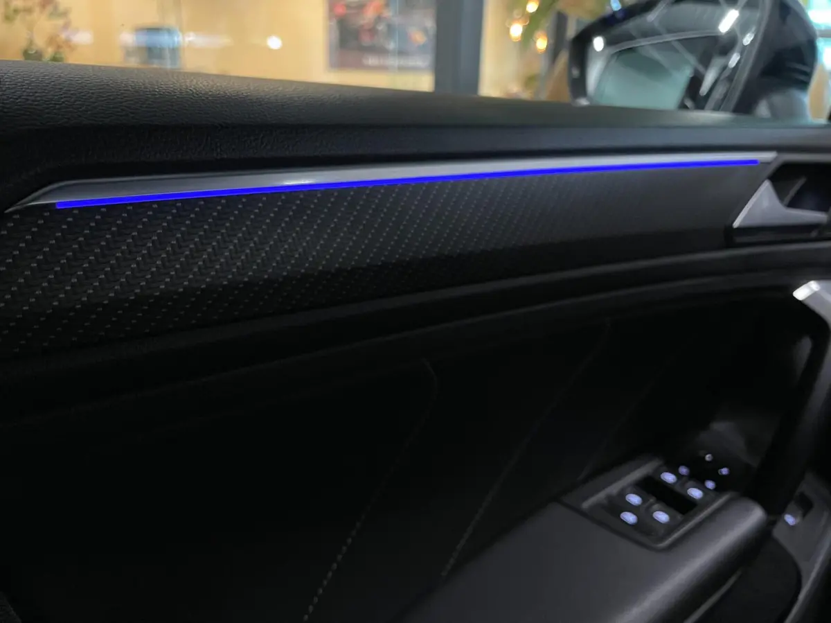 1.5 TSI R-Line/ Cam/ IQ LED/ CarPlay/ Trekhaak/ 19"LMV