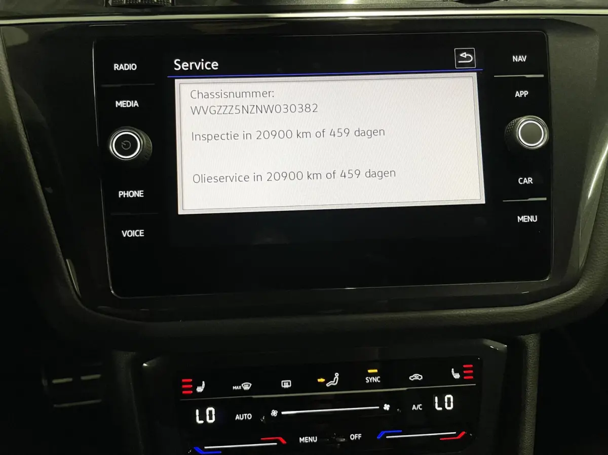1.5 TSI R-Line/ Cam/ IQ LED/ CarPlay/ Trekhaak/ 19"LMV