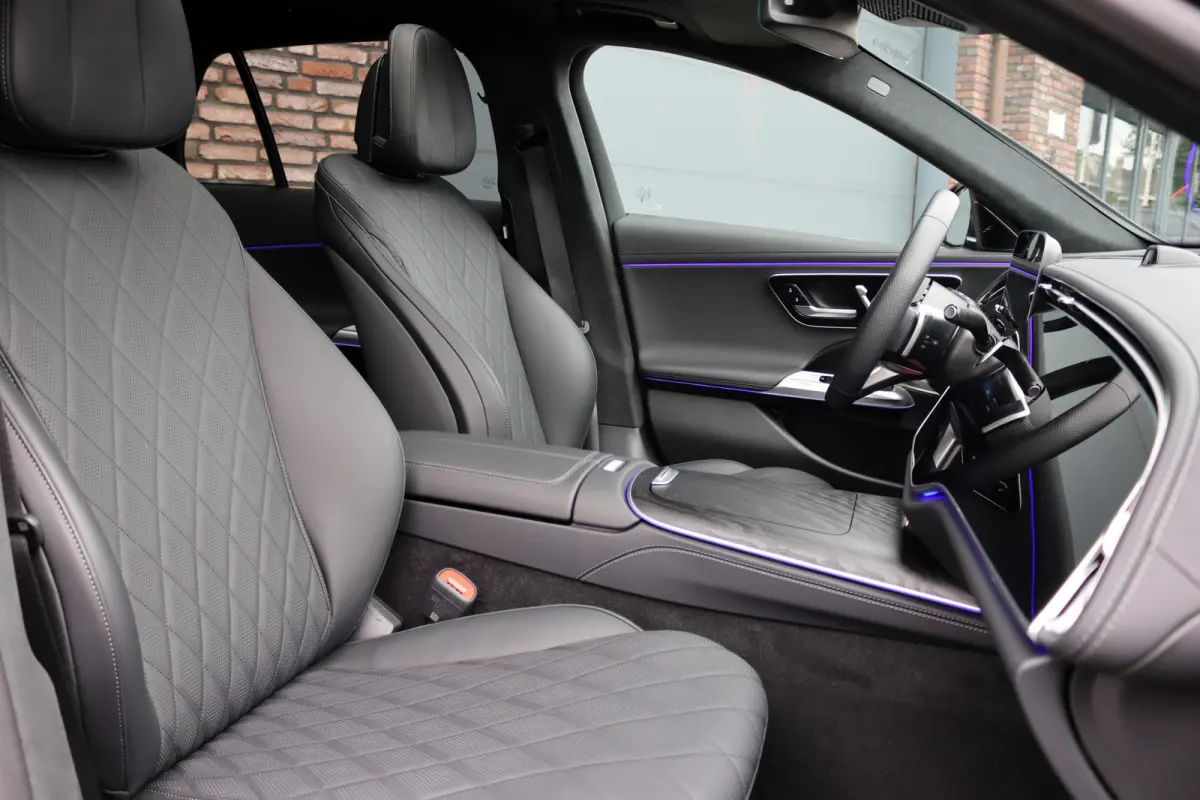 300 de 4MATIC AMG Line | Luchtvering | Hyperscreen | Distronic+ | HUD | Nappa Leder | Stoelventilatie | Vlakkenverwarming | Massage | 3D-Display |