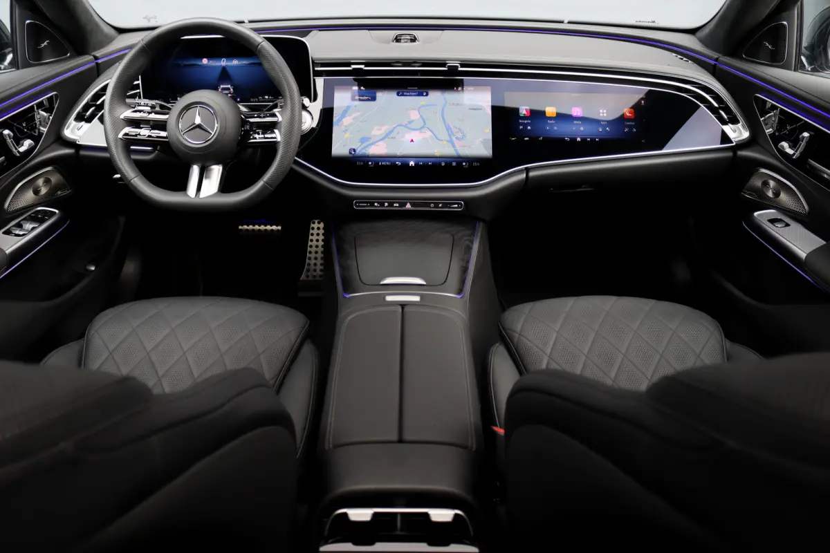 300 de 4MATIC AMG Line | Luchtvering | Hyperscreen | Distronic+ | HUD | Nappa Leder | Stoelventilatie | Vlakkenverwarming | Massage | 3D-Display |