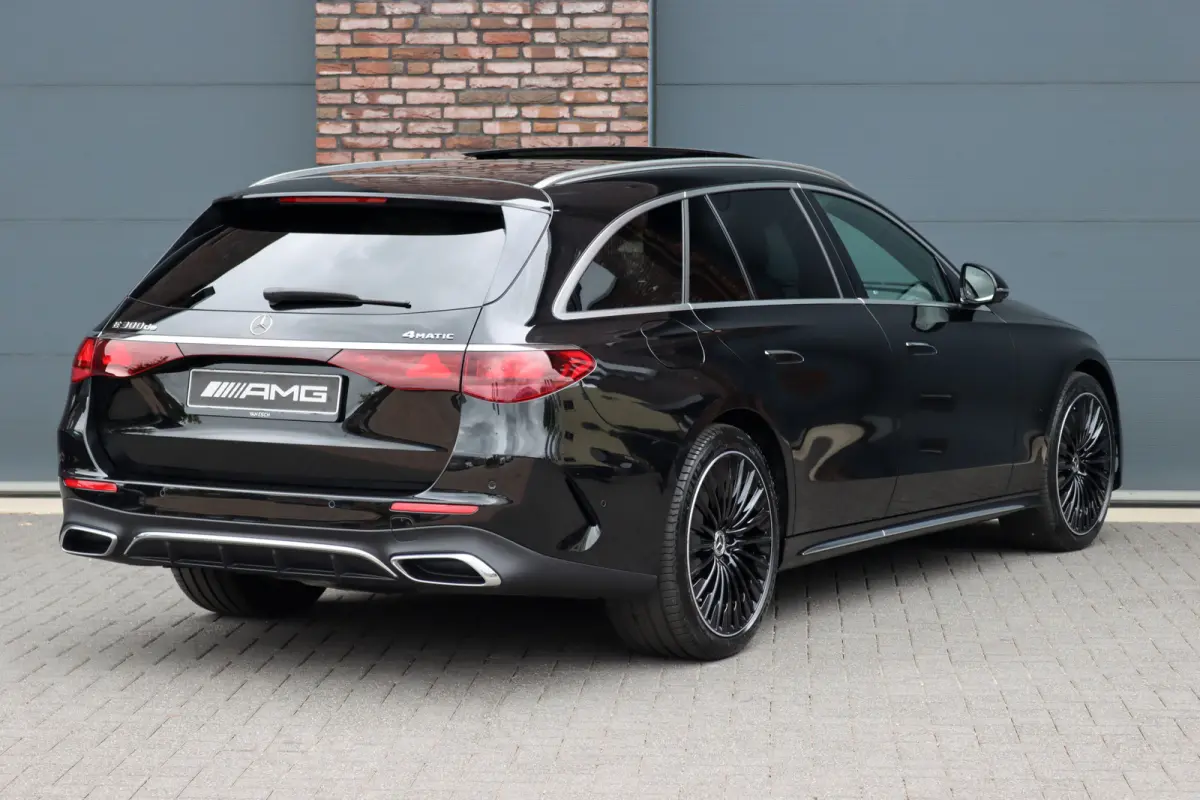300 de 4MATIC AMG Line | Luchtvering | Hyperscreen | Distronic+ | HUD | Nappa Leder | Stoelventilatie | Vlakkenverwarming | Massage | 3D-Display |