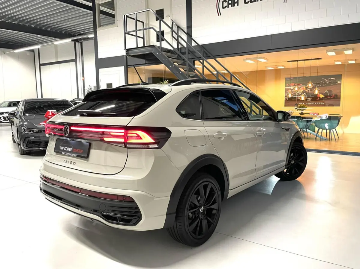 1.0 TSI R-Line Black Style/ Cam/ Keyless/ IQ LED/ 18''LMV/ CarPlay