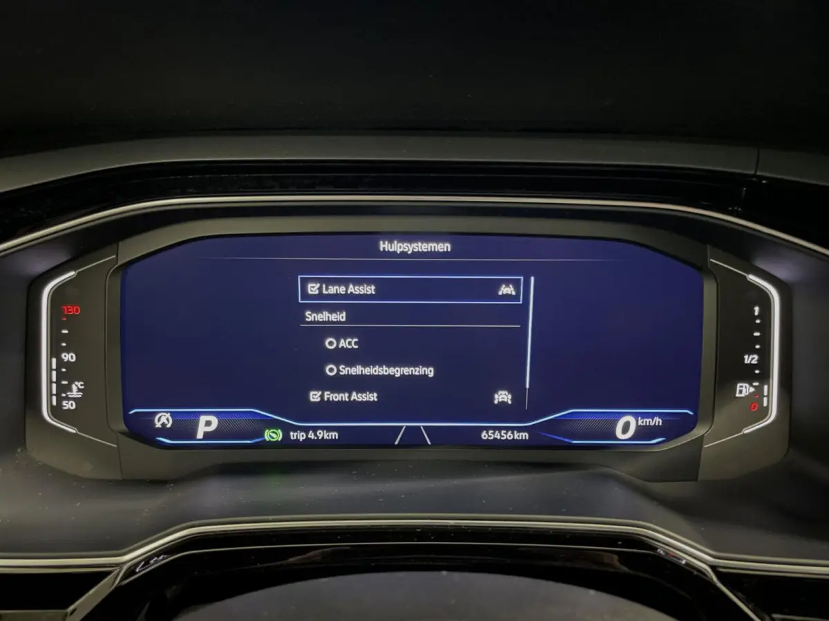 1.0 TSI R-Line Black Style/ Cam/ Keyless/ IQ LED/ 18''LMV/ CarPlay