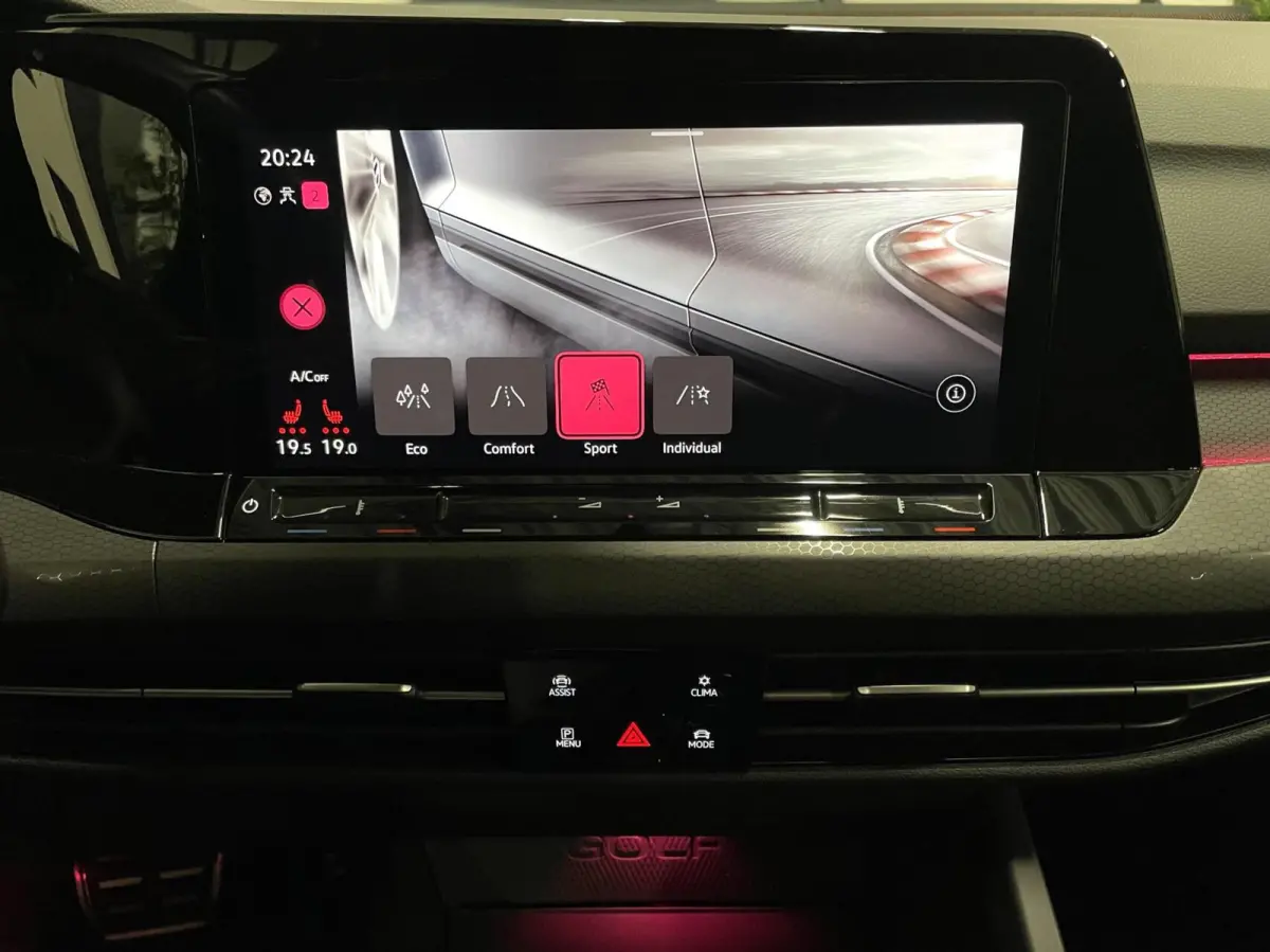 8 2.0 TSI GTI 245 PK/ Cam/ IQ LED/ 19''LMV/ CarPlay