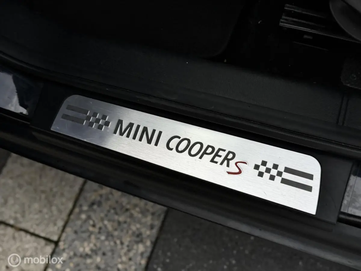 1.6 Cooper S Pepper Black on Black |Leder