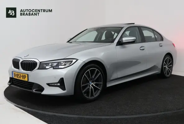 320i Executive Edition (PANORAMADAK, SFEERVERLICHTING, PDC, DEALER ONDERHOUDEN)