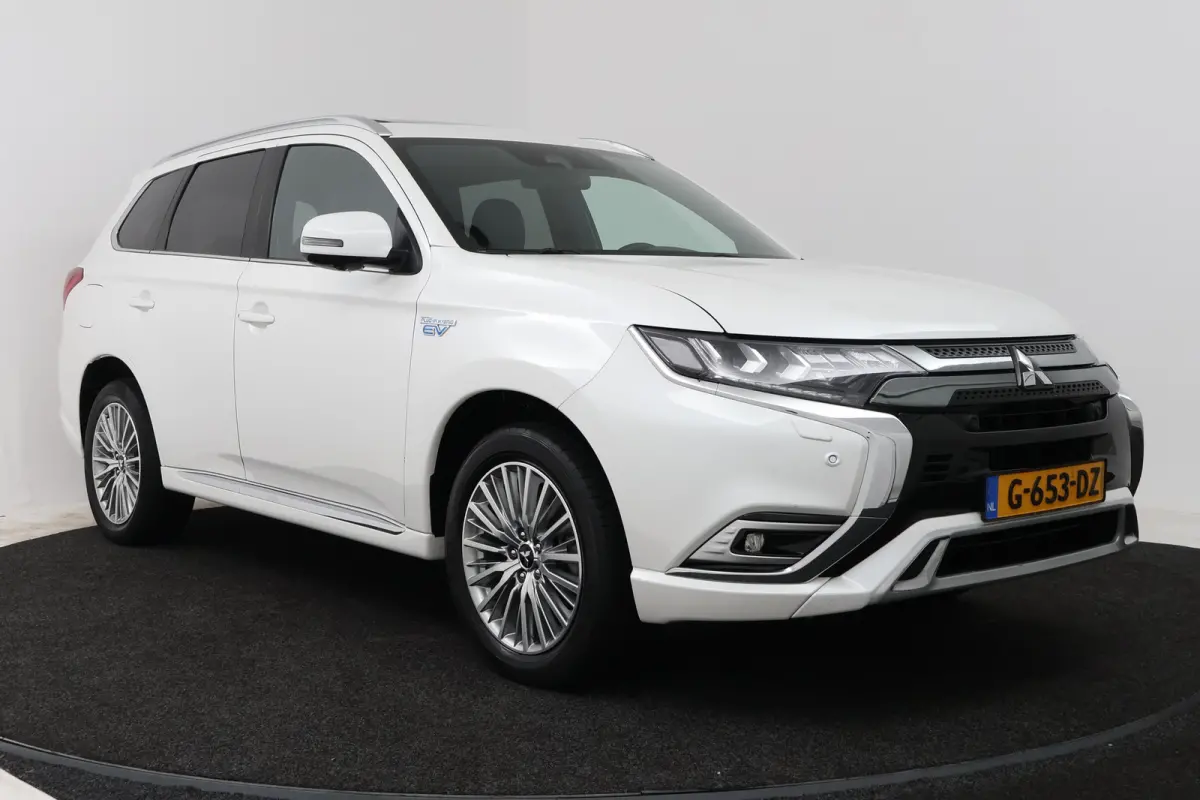 2.4 PHEV Instyle (PANORAMADAK, STUUR-/STOELVERWARMING, 360 CAMERA, LEDER, STUURBEDIENING)