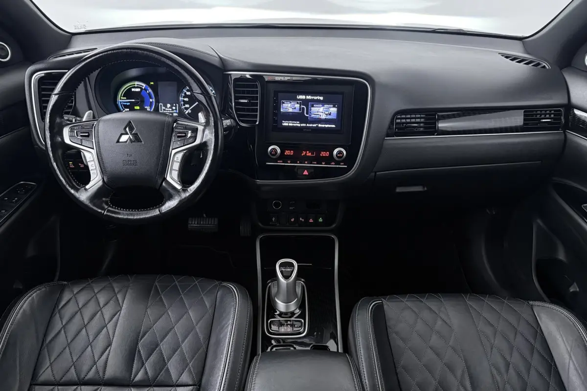 2.4 PHEV Instyle (PANORAMADAK, STUUR-/STOELVERWARMING, 360 CAMERA, LEDER, STUURBEDIENING)