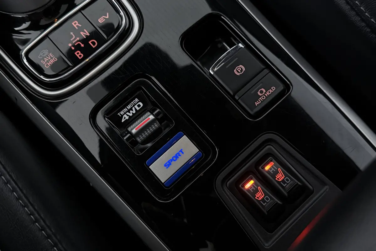 2.4 PHEV Instyle (PANORAMADAK, STUUR-/STOELVERWARMING, 360 CAMERA, LEDER, STUURBEDIENING)