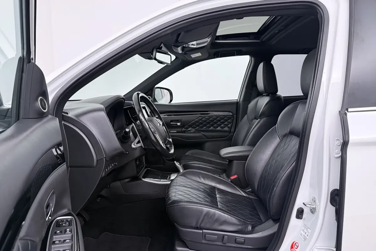 2.4 PHEV Instyle (PANORAMADAK, STUUR-/STOELVERWARMING, 360 CAMERA, LEDER, STUURBEDIENING)