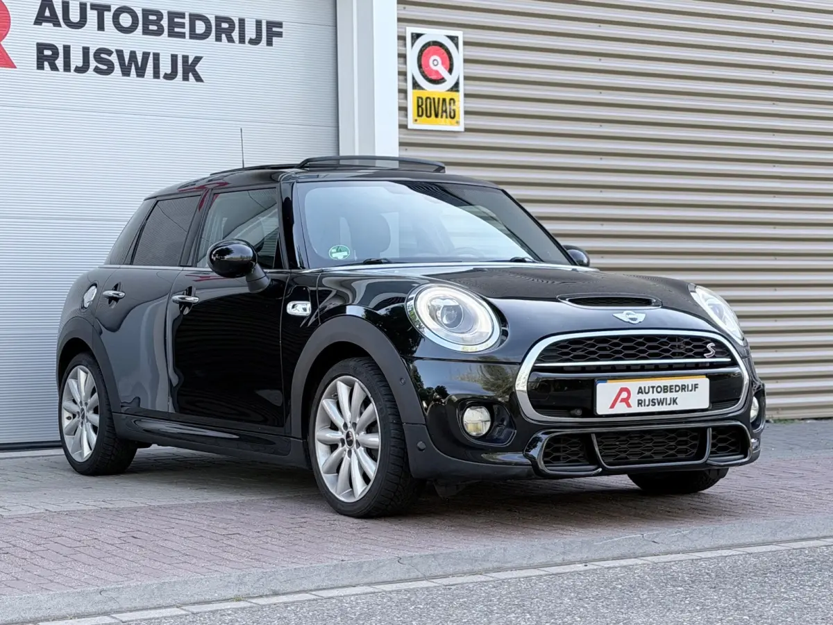 2.0 Cooper S Chili Serious Business H&K/Pano/Camera