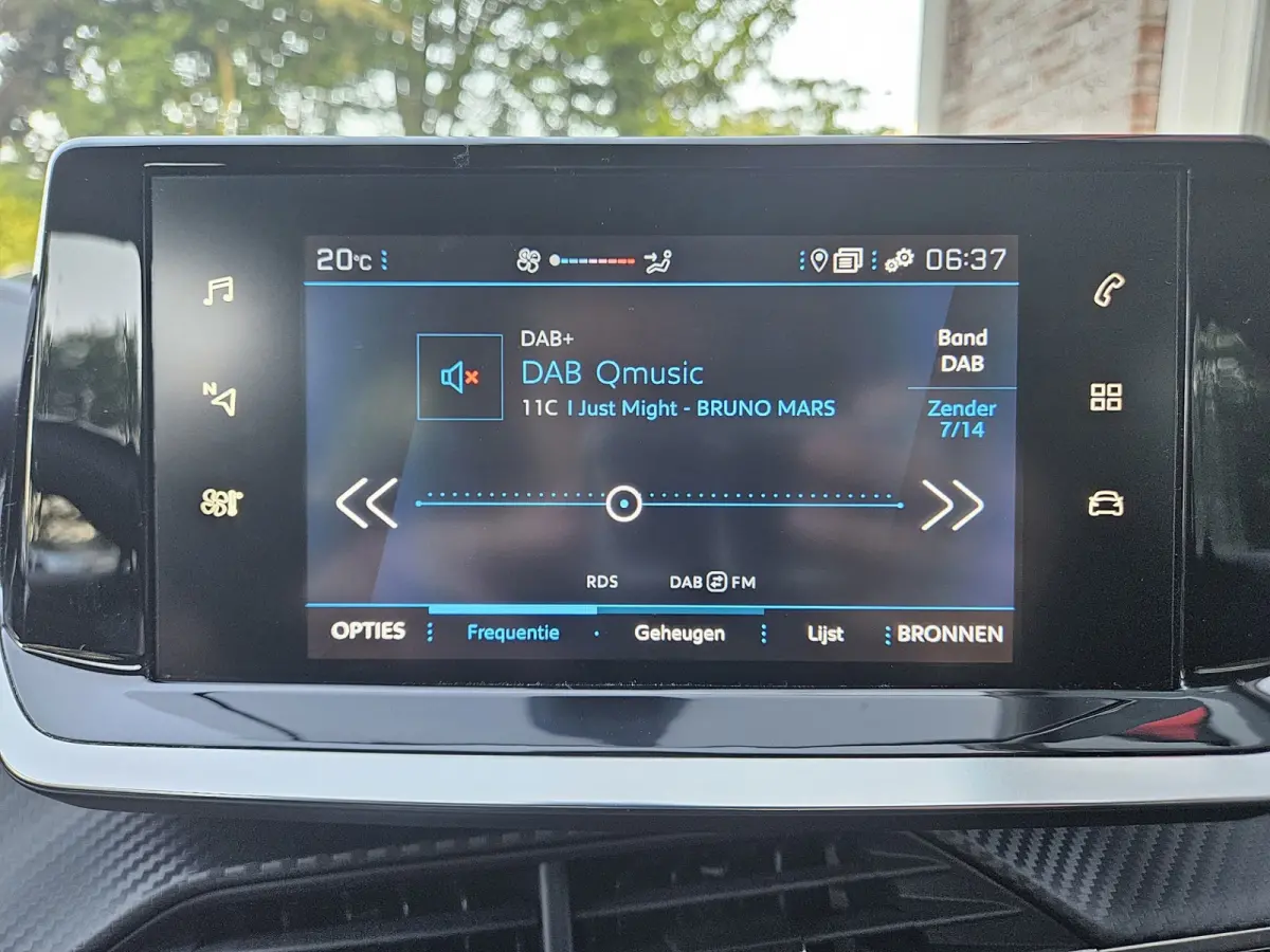 1.2 PureTech Active Carplay! NAP! Airco/Clima! Navigatie! Dealer Onderhouden! Nette Auto!