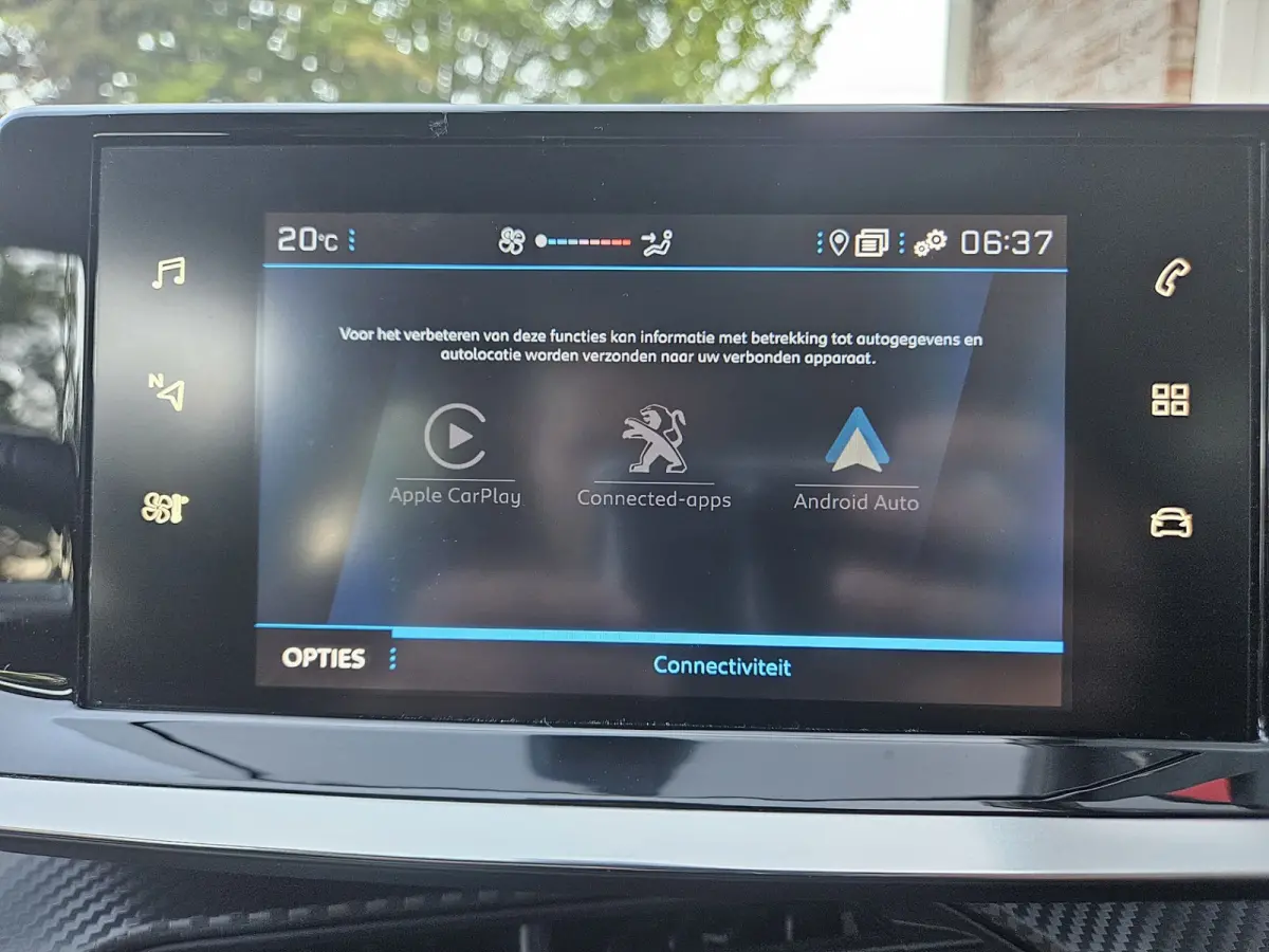1.2 PureTech Active Carplay! NAP! Airco/Clima! Navigatie! Dealer Onderhouden! Nette Auto!