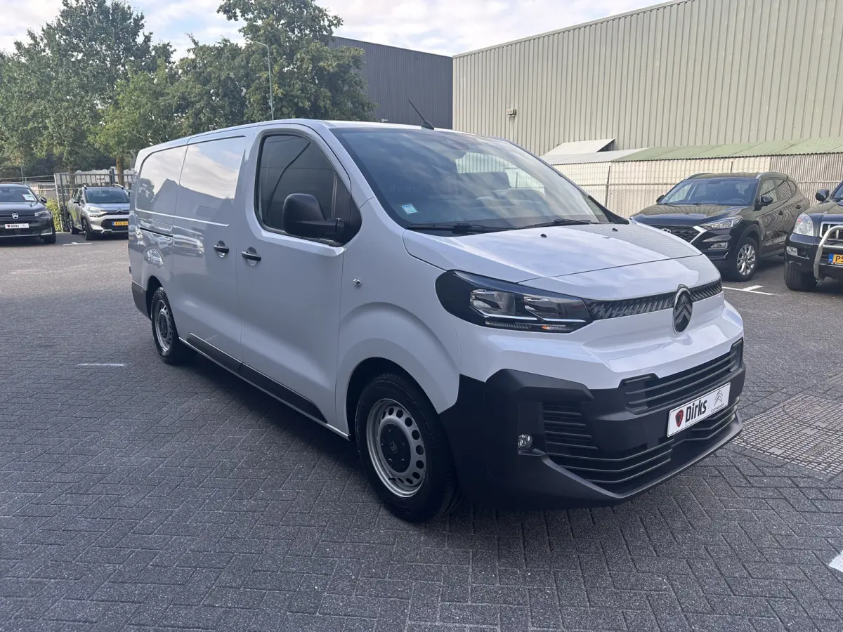 L3 136PK 75 kWh (3-Zits - Navigatie - Camera - Houtafwerking laadruimte - Reservewiel)