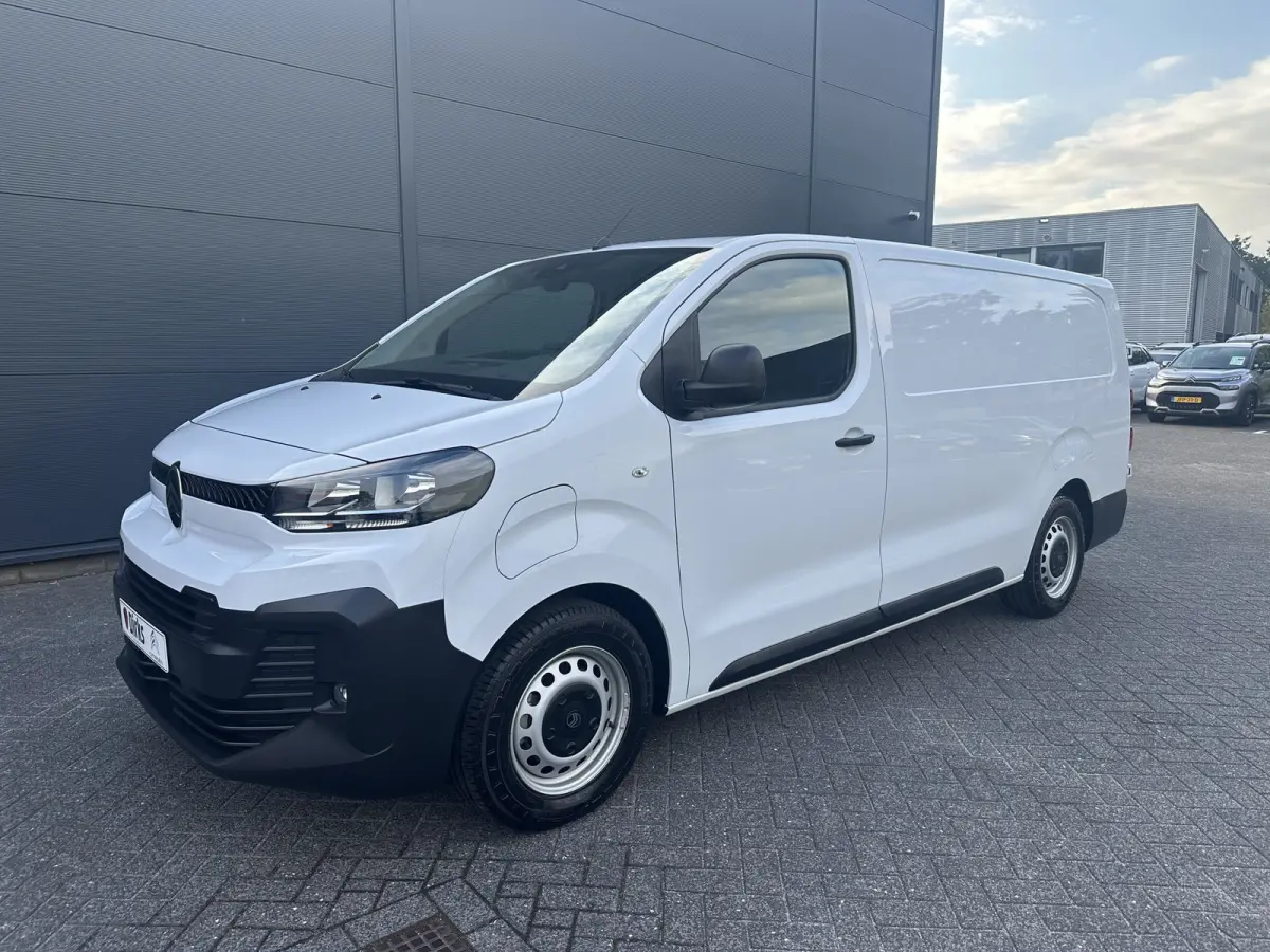 L3 136PK 75 kWh (3-Zits - Navigatie - Camera - Houtafwerking laadruimte - Reservewiel)