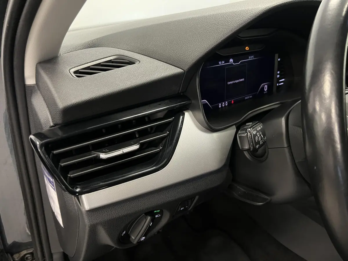 1.0 TSI Business Edition / Digi dashb. / Camera / Climate.c /  /