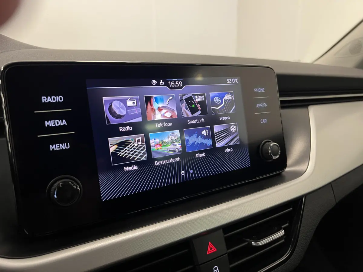 1.0 TSI Business Edition / Digi dashb. / Camera / Climate.c /  /