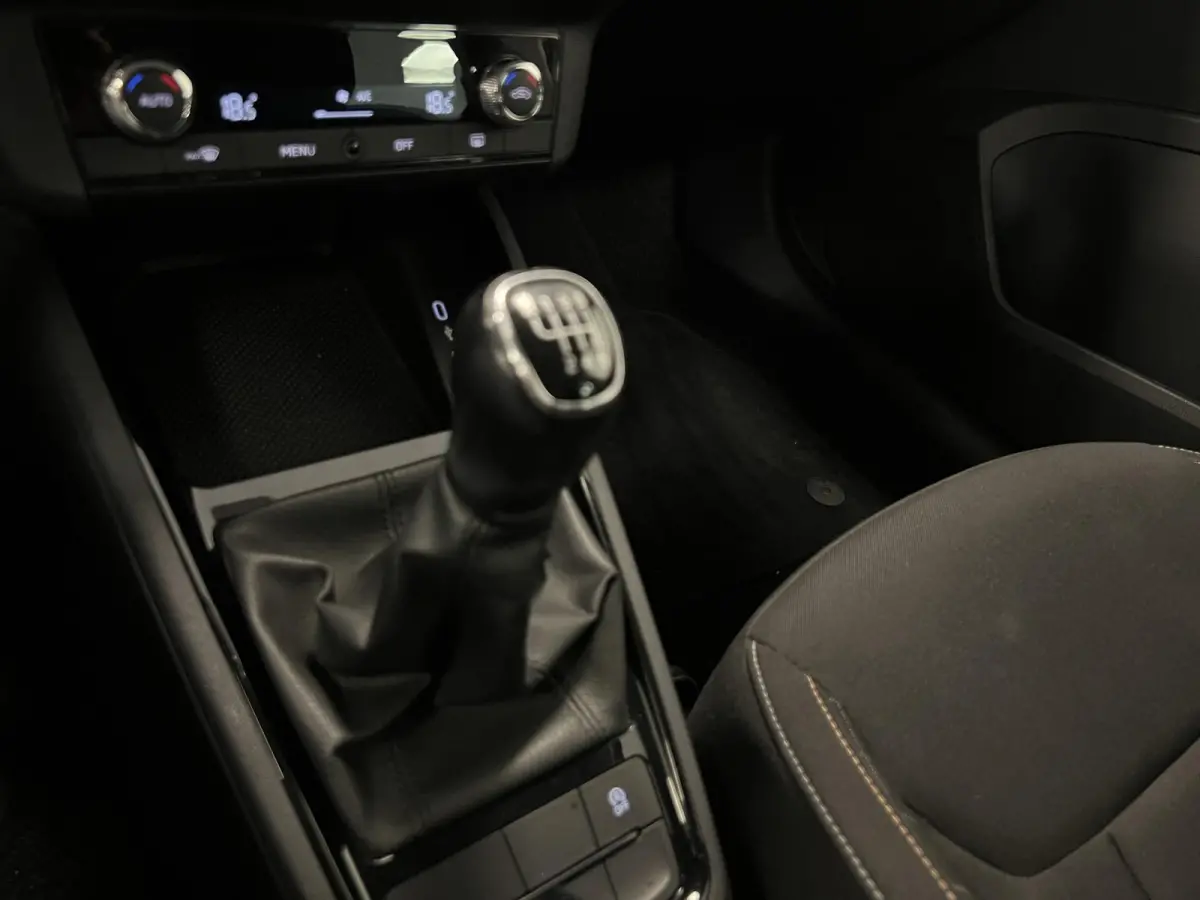 1.0 TSI Business Edition / Digi dashb. / Camera / Climate.c /  /