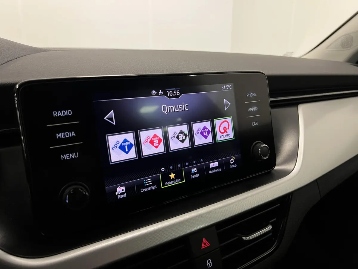 1.0 TSI Business Edition / Digi dashb. / Camera / Climate.c /  /