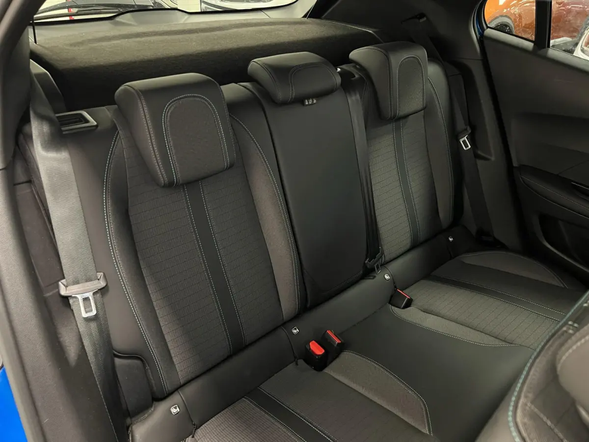 EV Allure Pack 50 kWh / 136PK / NAVI / CRUISE.C / H.LEDER /