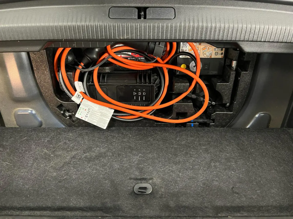 EV Allure Pack 50 kWh / 136PK / NAVI / CRUISE.C / H.LEDER /