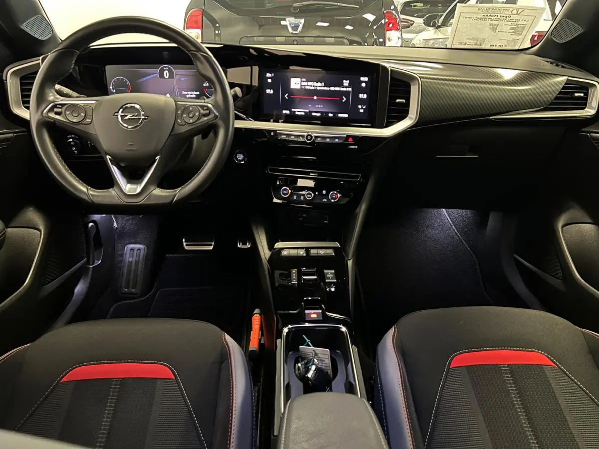 1.2 T 130 PK / GS-LINE / AUTOMAAT / NAVI / CAMERA / CLIMATE / CARPLAY /