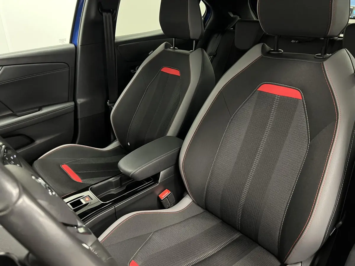 1.2 T 130 PK / GS-LINE / AUTOMAAT / NAVI / CAMERA / CLIMATE / CARPLAY /