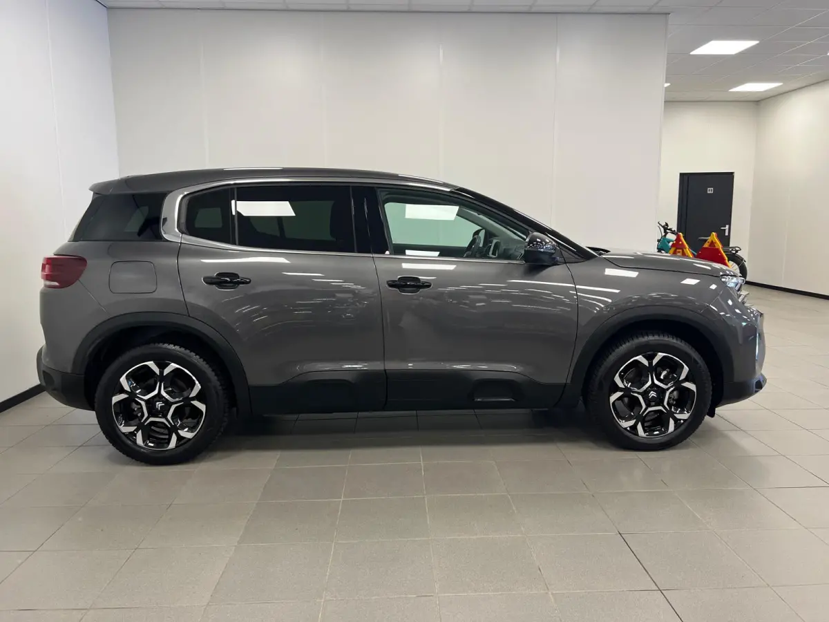 1.2 HYBRID 145PK AUTOMAAT PLUS UITV. / NAVI / STOEL-VERW. / KEYLESS / CAMERA / CRUISE.C /