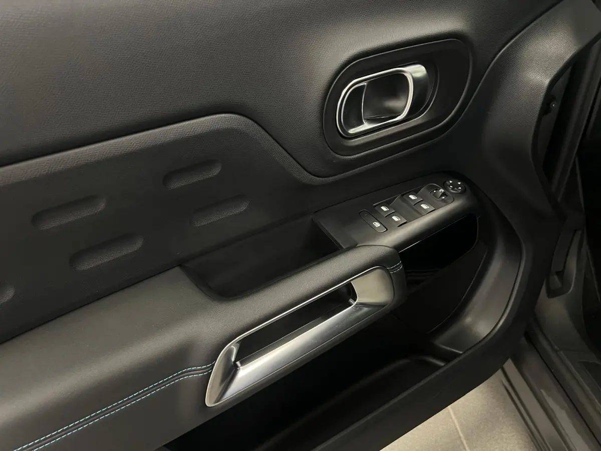 1.2 HYBRID 145PK AUTOMAAT PLUS UITV. / NAVI / STOEL-VERW. / KEYLESS / CAMERA / CRUISE.C /