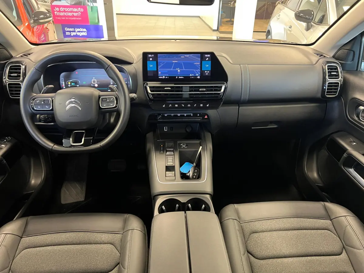 1.2 HYBRID 145PK AUTOMAAT PLUS UITV. / NAVI / STOEL-VERW. / KEYLESS / CAMERA / CRUISE.C /