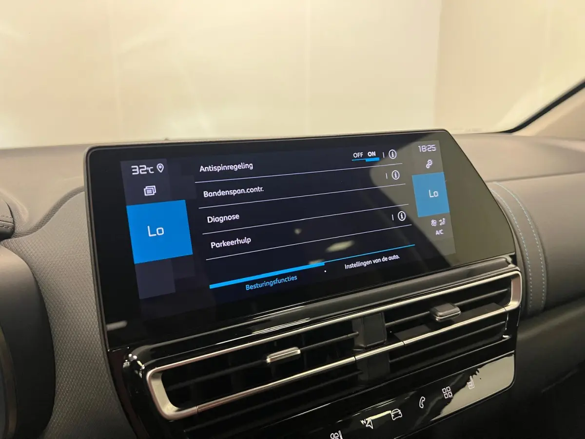 1.2 HYBRID 145PK AUTOMAAT PLUS UITV. / NAVI / STOEL-VERW. / KEYLESS / CAMERA / CRUISE.C /