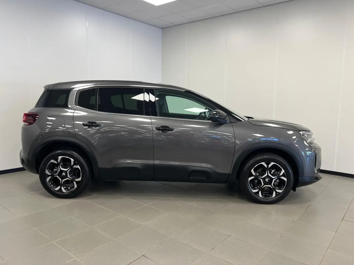 1.2 HYBRID 145PK AUTOMAAT PLUS UITV. / NAVI / STOEL-VERW. / KEYLESS / CAMERA / CRUISE.C /