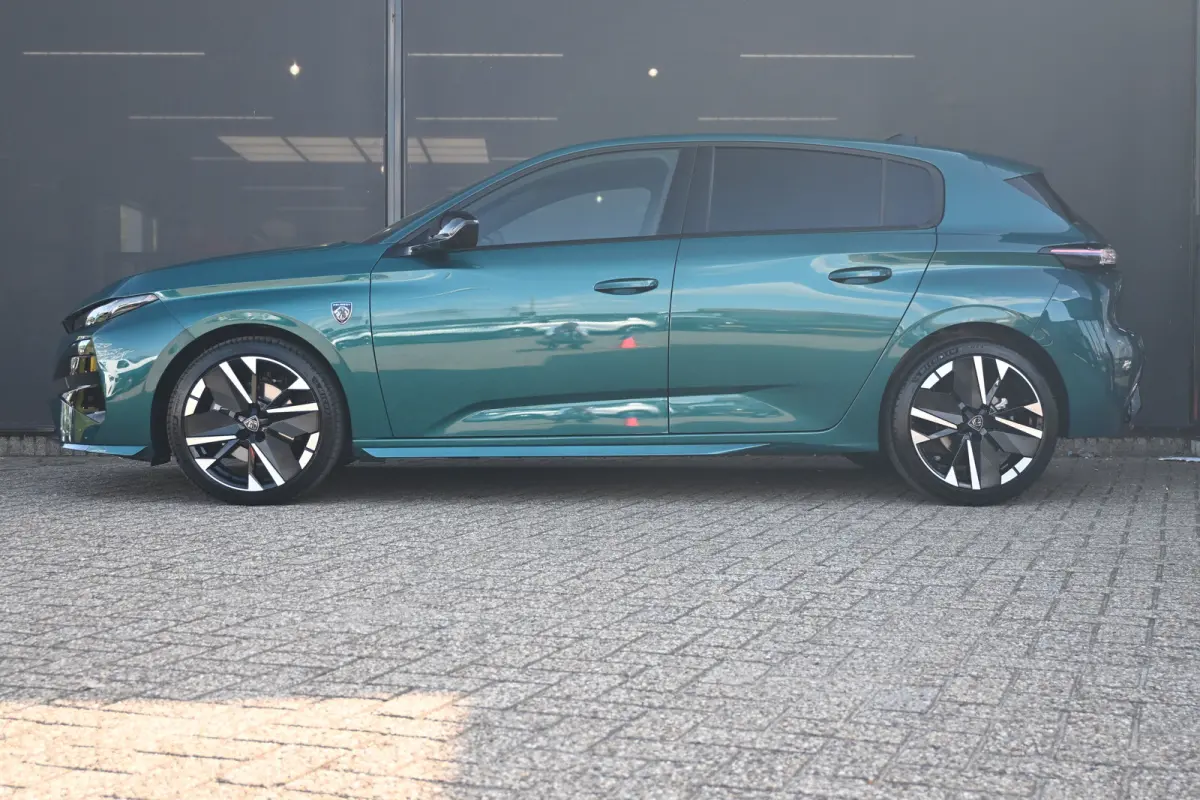 1.2 Hybrid 145 e-DCS6 GT DEMO-DEAL! Tot 8 Jaar Garantie! | 360 Camera | Adaptive Cruise | LED-Matrix | Stoelverwarming | Navigatie | Keyless-Entry | !!