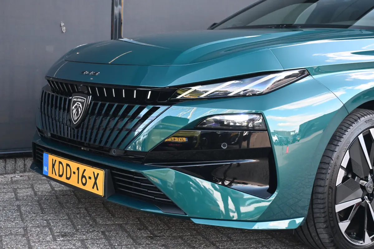 1.2 Hybrid 145 e-DCS6 GT DEMO-DEAL! Tot 8 Jaar Garantie! | 360 Camera | Adaptive Cruise | LED-Matrix | Stoelverwarming | Navigatie | Keyless-Entry | !!