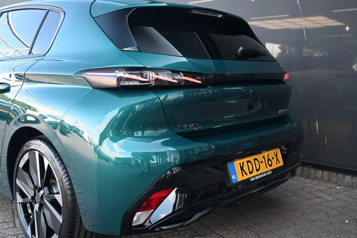 1.2 Hybrid 145 e-DCS6 GT DEMO-DEAL! Tot 8 Jaar Garantie! | 360 Camera | Adaptive Cruise | LED-Matrix | Stoelverwarming | Navigatie | Keyless-Entry | !!