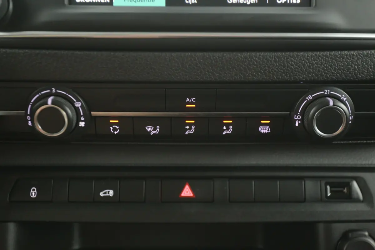 L2H1 75 kWh | Snelladen | SOH 92% | Airco | Cruise | Carplay | 3 Zits