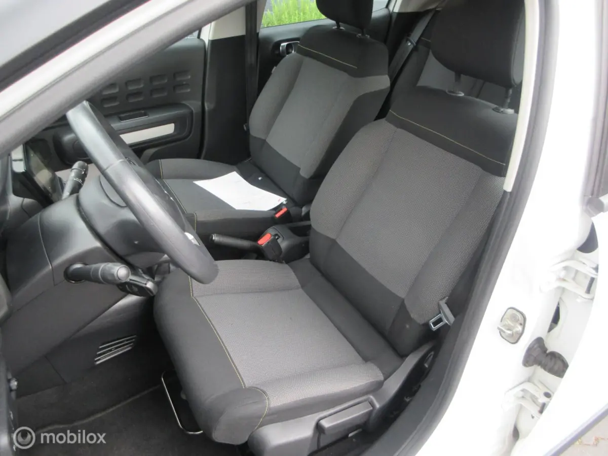 1.2 PureTech Live 5drs 121dkm Navi Cruise Climate
