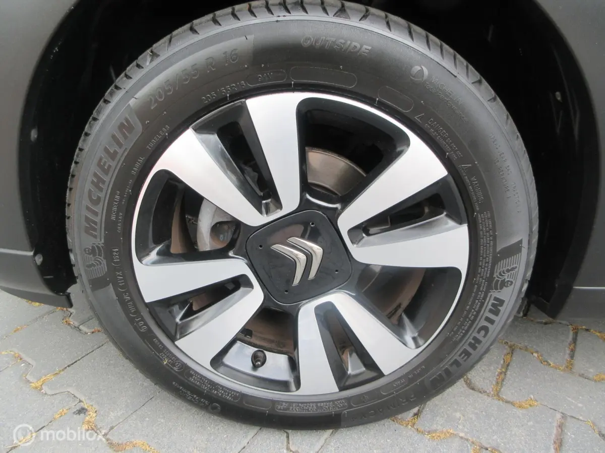 1.2 PureTech Live 5drs 121dkm Navi Cruise Climate