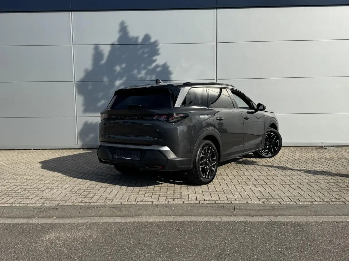 1.2 Hybrid 136 GT | 360 Camera | Adaptieve Cruise Control | Elektrische stoelen | Apple Carplay/Android Auto